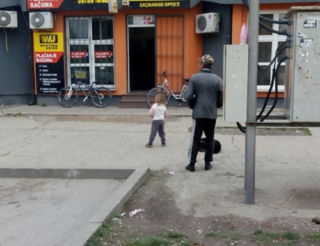 Sandra je terala decu da prose