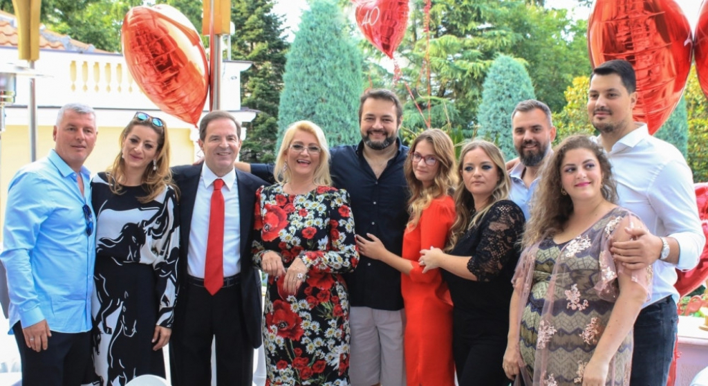 Bogoljub Karić sa porodicom