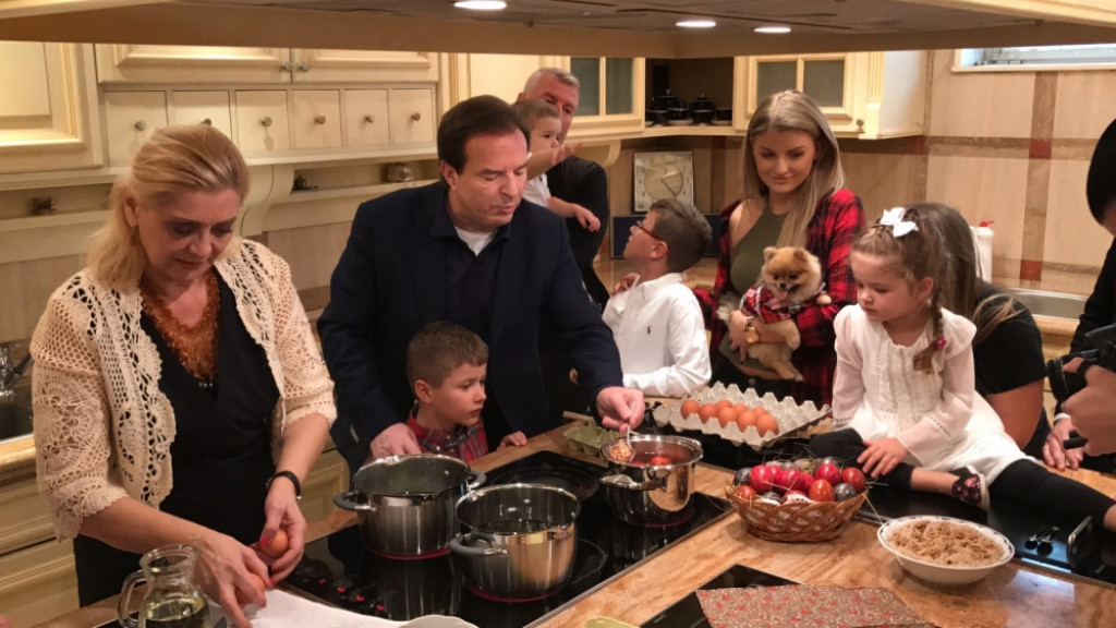 Bogoljub Karić sa porodicom