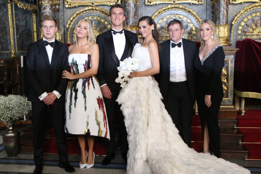 Porodica Stojković na ćerkinom venčanju