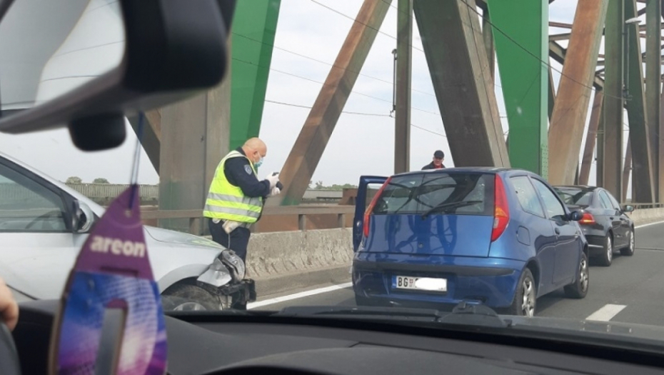 Udes na Pančevačkom mostu