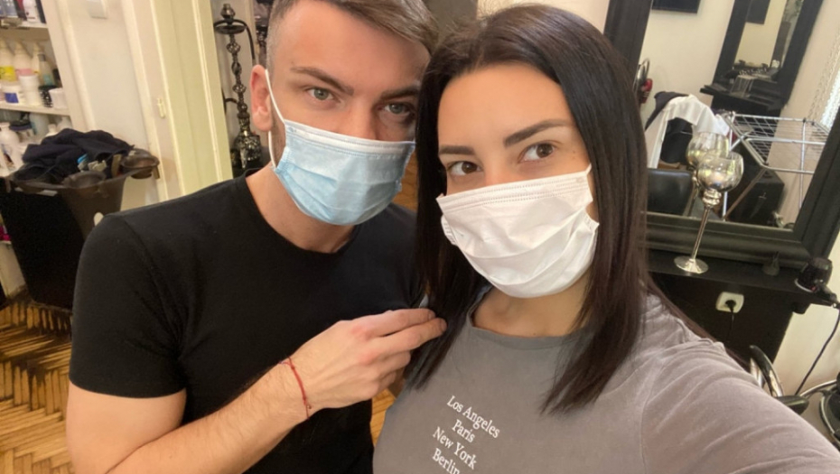 Peđa Božić i Kaća Grujić i pre zatvaranja salona nosili maske