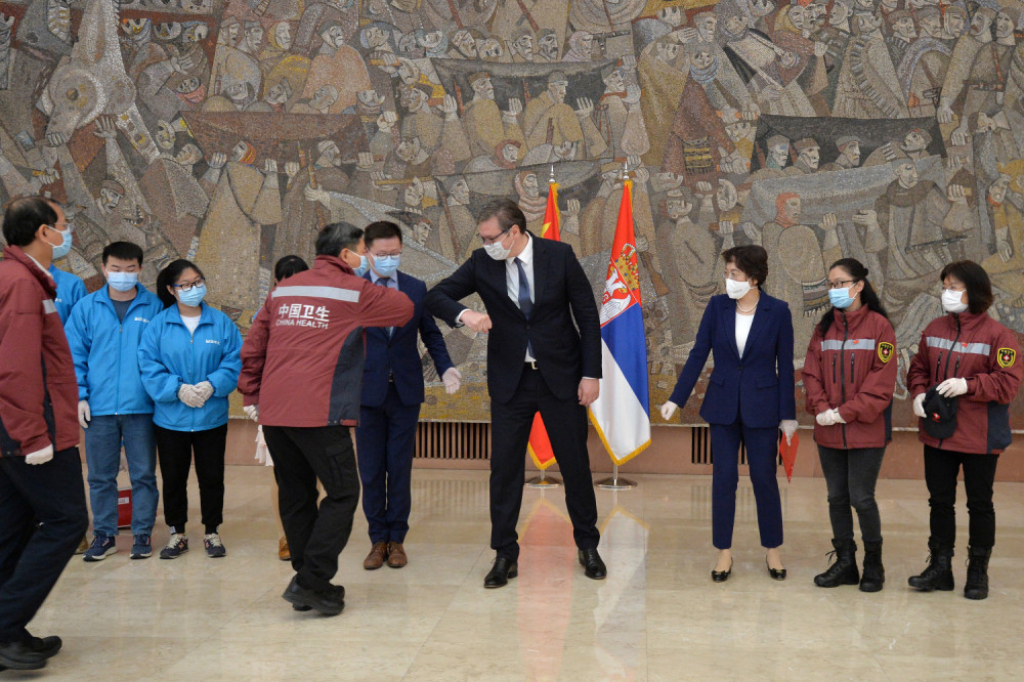 Aleksandar Vučić i kineski lekari