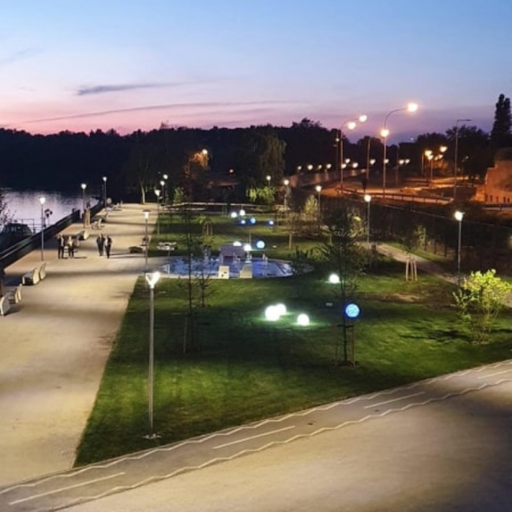 Pasarela koja spaja beogradsku tvrđavu i kej