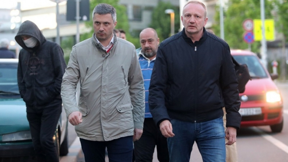 Opozicija krši policijski čas na Vračaru