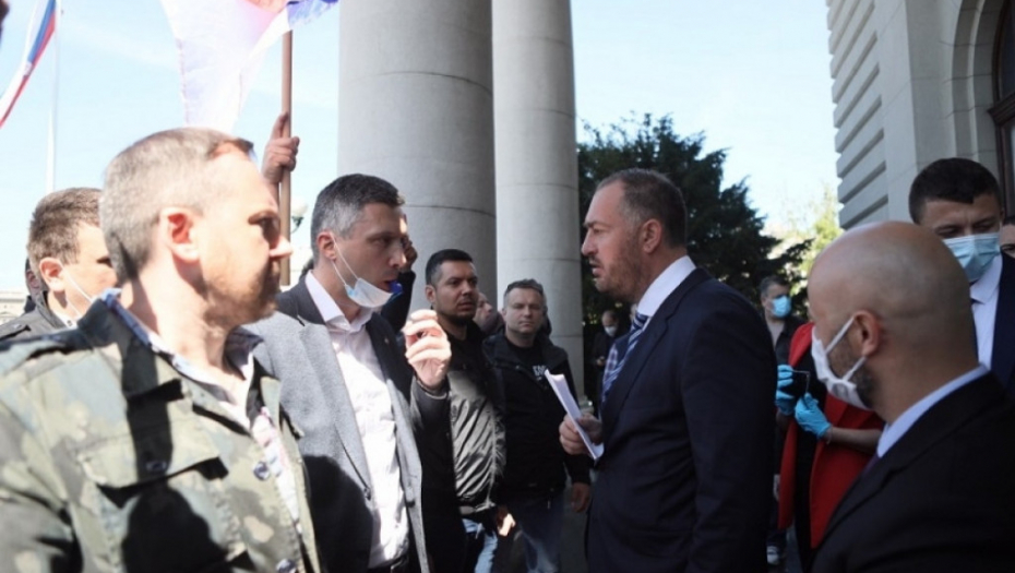 Fašizam ispred Skupštine