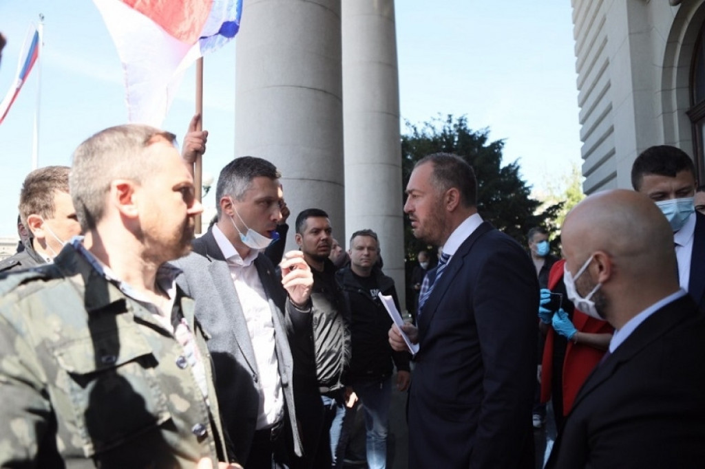 Fa&scaron;izam ispred Skup&scaron;tine