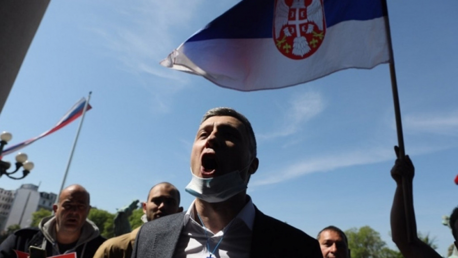 Fašizam ispred Skupštine