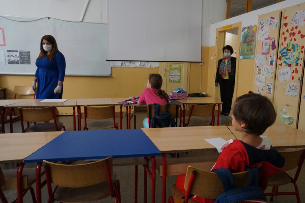 &Scaron;kola Razmak između klupa