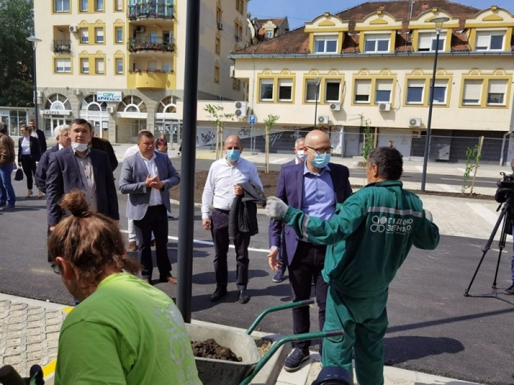 Miloš Vučević na novoizgrađenom parkingu