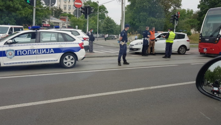 Udes: Tramvaj udario automobil