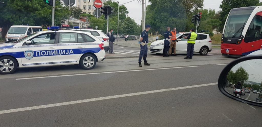 Udes: Tramvaj udario automobil