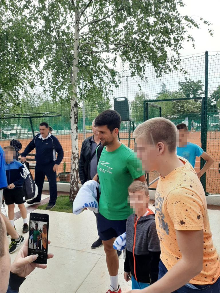 Novak Đoković sa obožavaocima