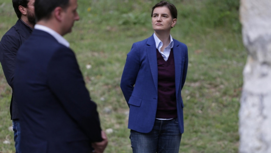 Ana Brnabić u crkvi u Babušnici