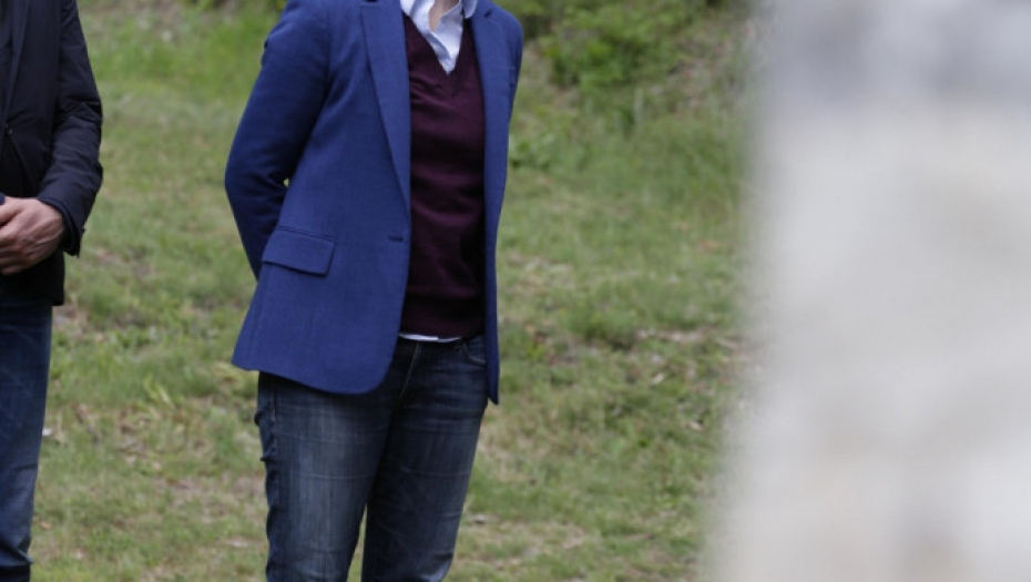 Ana Brnabić u crkvi u Babušnici