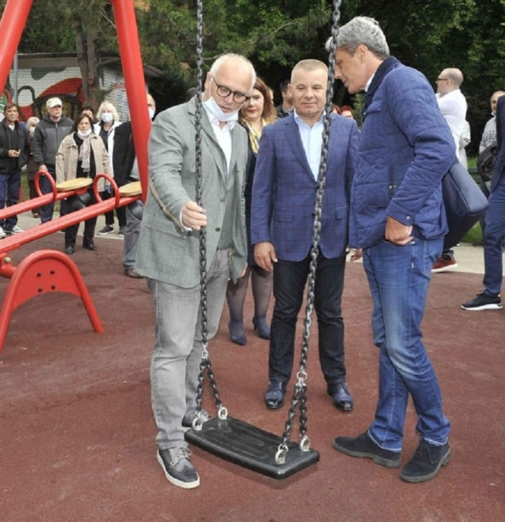 Otvoren obnovljen dečji park u Rakovici