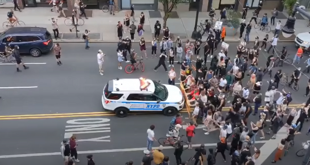 demonstracije u Americi zbog ubistva Afroamerikanca