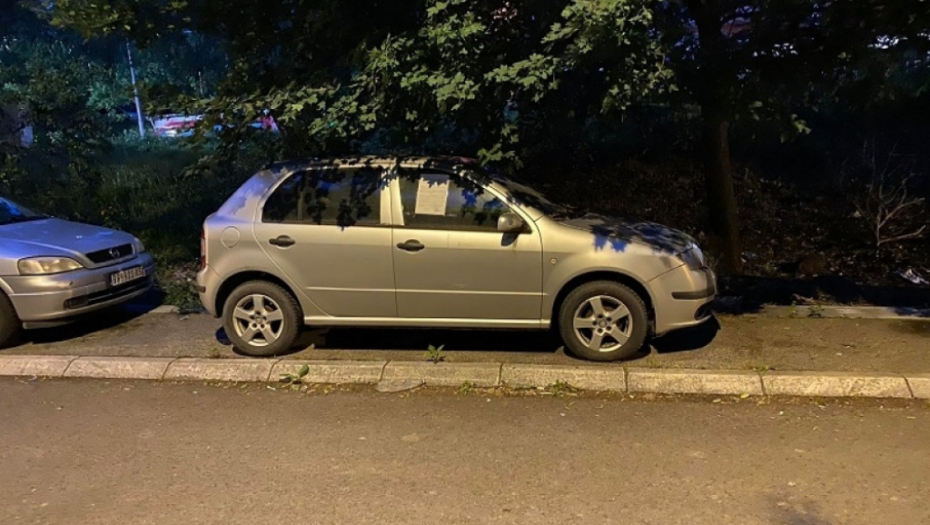 Automobili, kazne, parkiranje