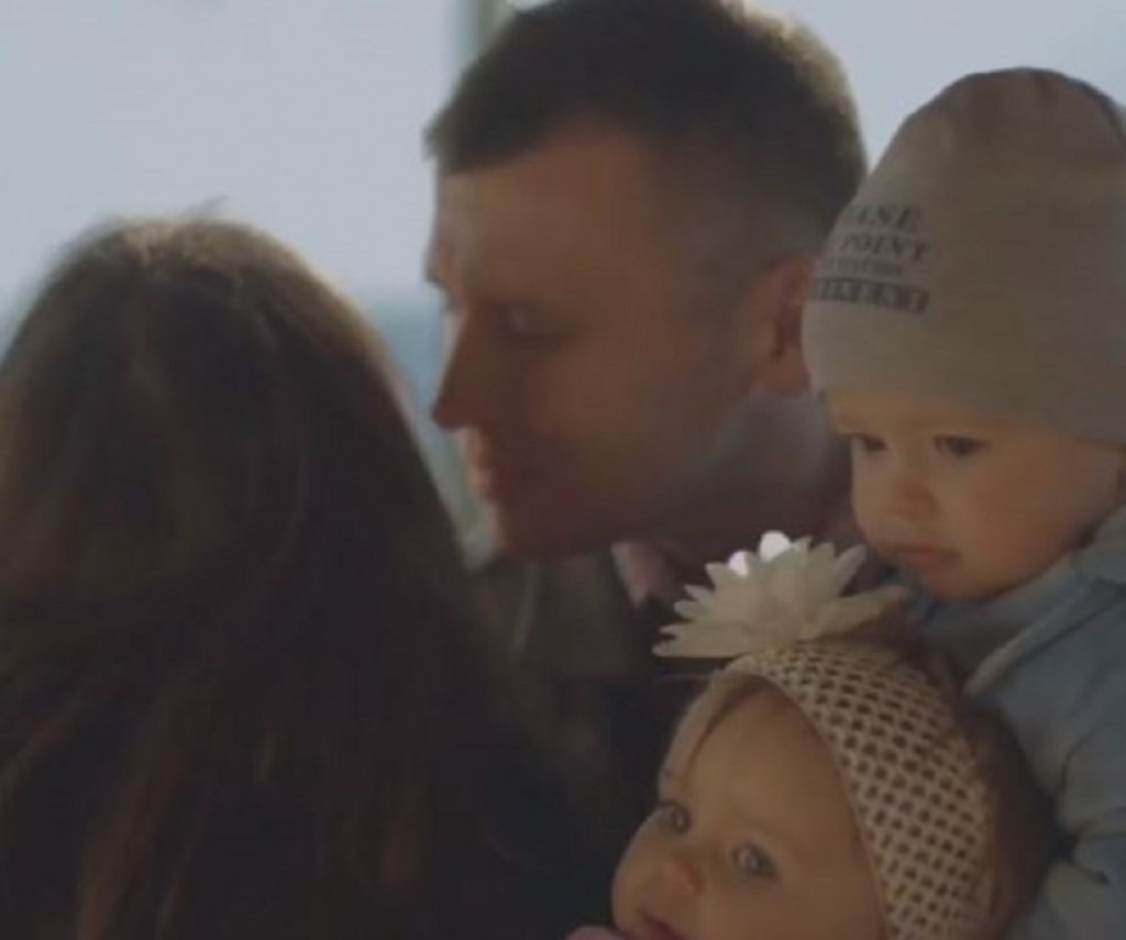 Za srećnu porodicu, predizborni spot SNS-a