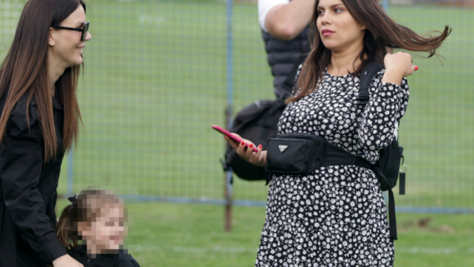  Viktor Troicki sa suprugom i ćerkom