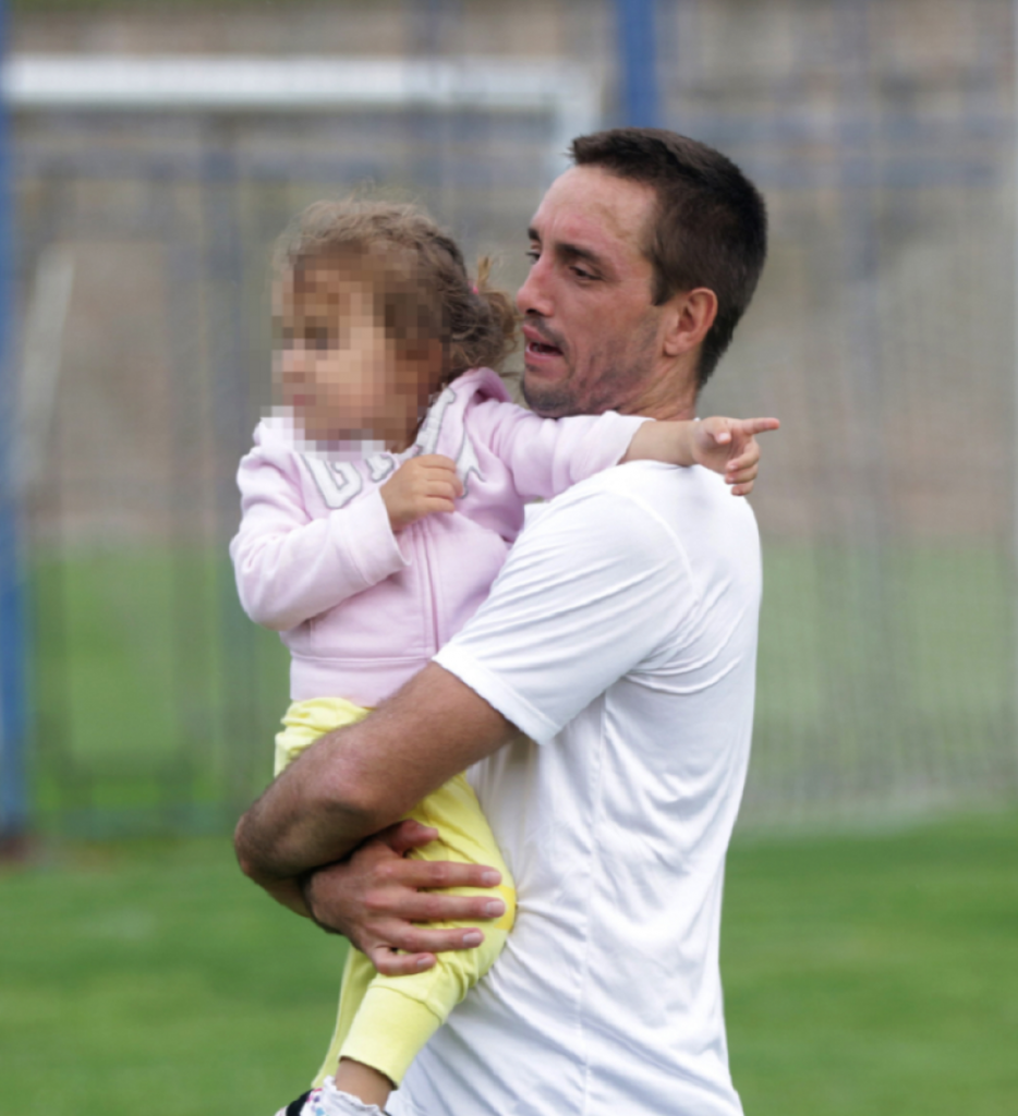 Viktor Troicki sa suprugom i ćerkom