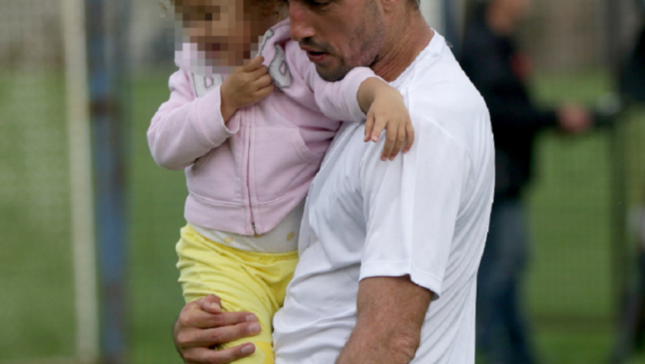  Viktor Troicki sa suprugom i ćerkom