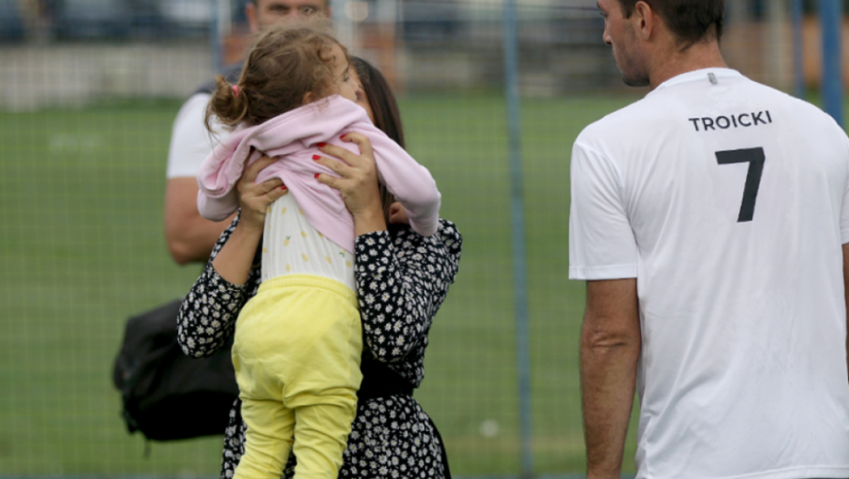  Viktor Troicki sa suprugom i ćerkom