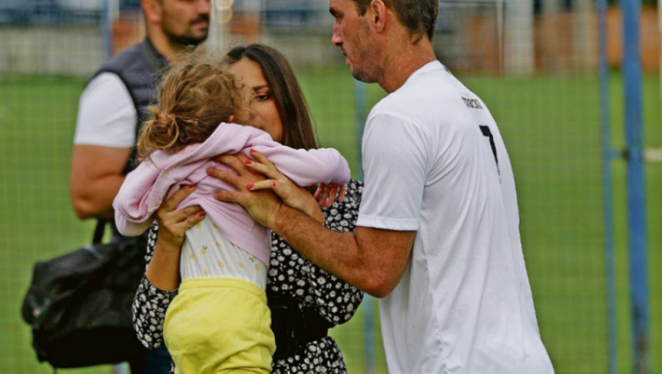  Viktor Troicki sa suprugom i ćerkom