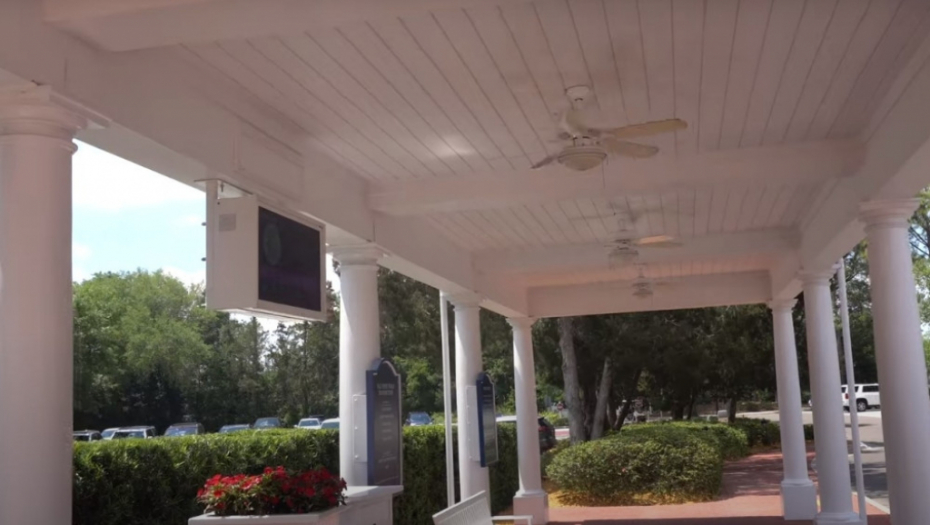 Jaht klub u Diznilendu