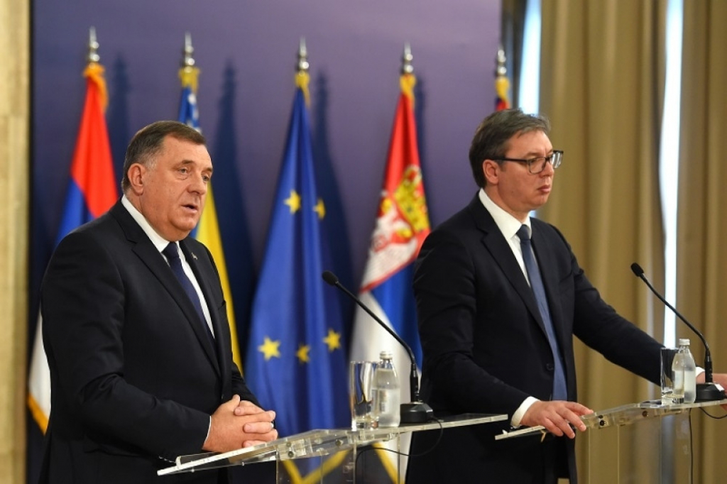 Aleksandar Vučić, Milorad Dodik