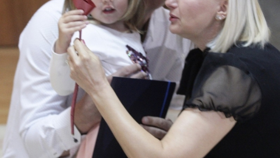 Porodica Savić sa malom Lenkom