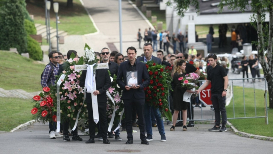 Sahrana Violete Ašanin