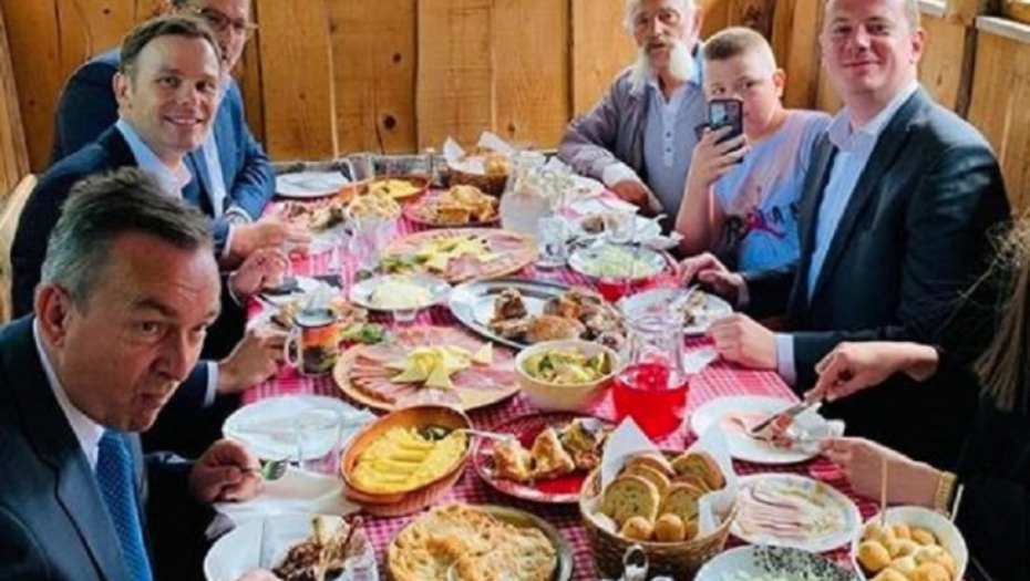 Siniša Mali jeo cicvaru