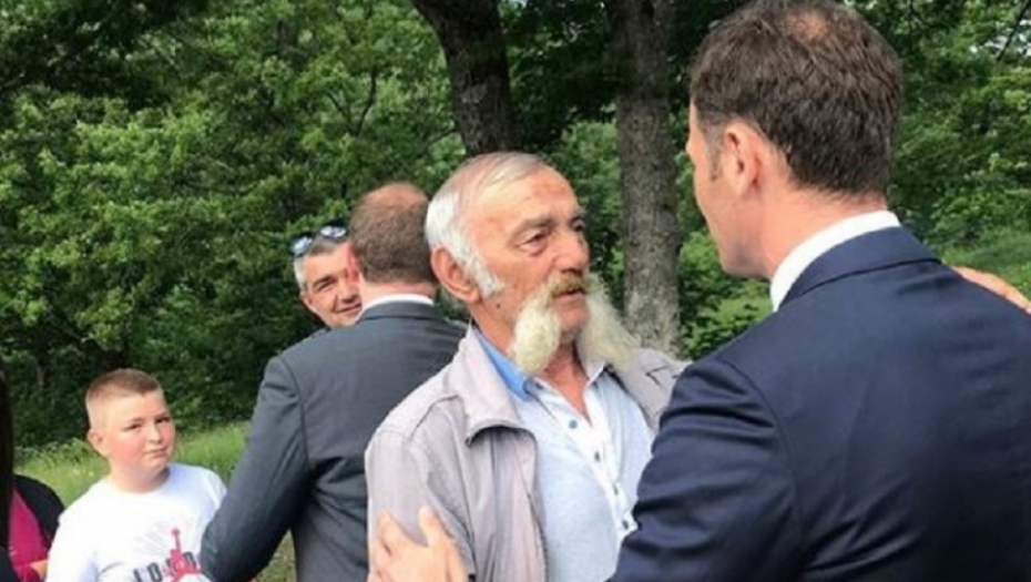 Siniša Mali jeo cicvaru