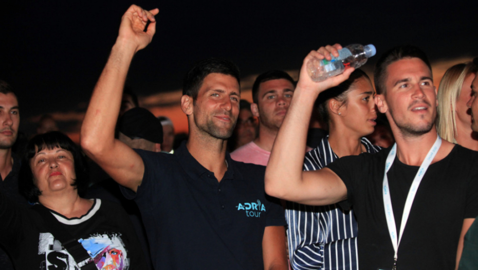 Nole na nastupu Džibonija