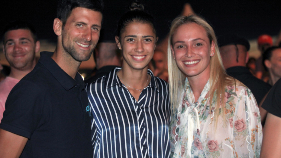 Nole na nastupu Džibonija