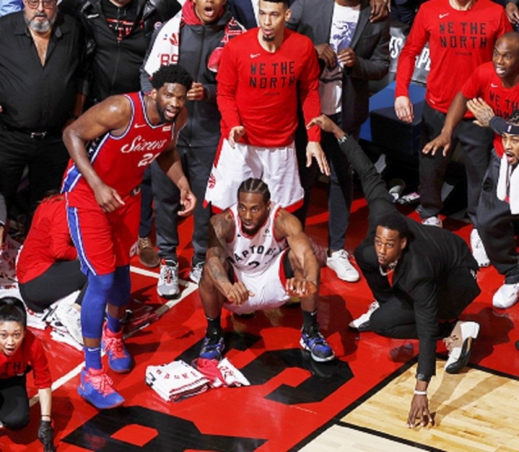 Džordž Lojd pored Kavaja Lenarda