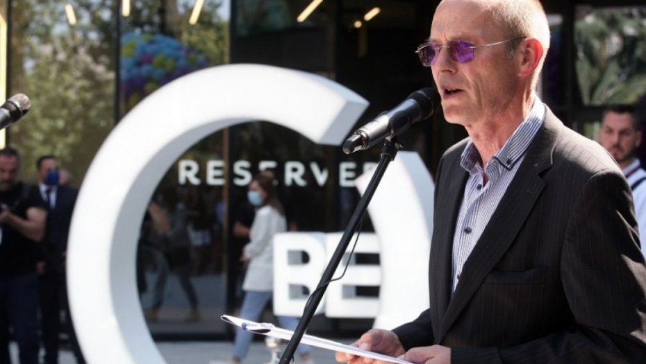 Vesić otvorio tržni centar