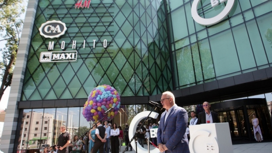 Vesić otvorio tržni centar