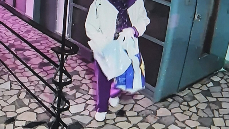 Žena koja krade cveće