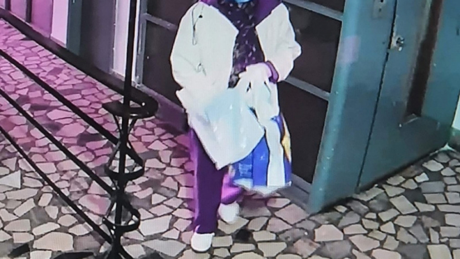 Žena koja krade cveće