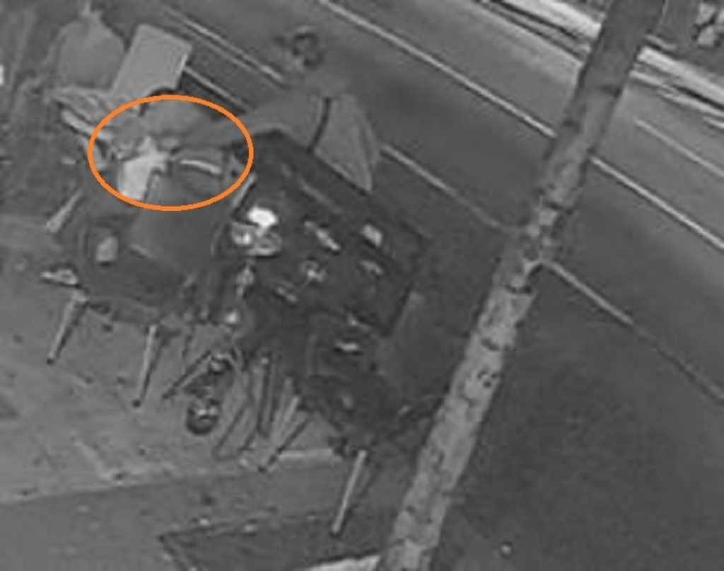 Azilanti kradu torbicu