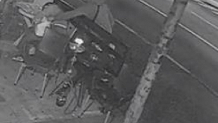 Azilanti kradu torbicu