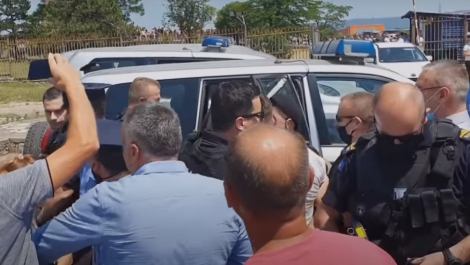 Gazimestan, Hapšenje, Kosovska policija