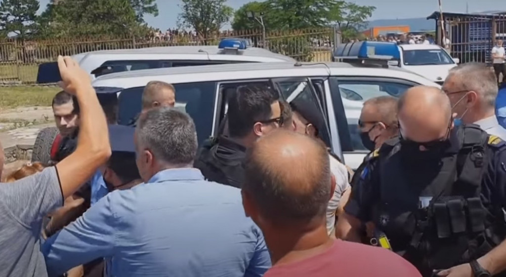 Gazimestan, Hapšenje, Kosovska policija