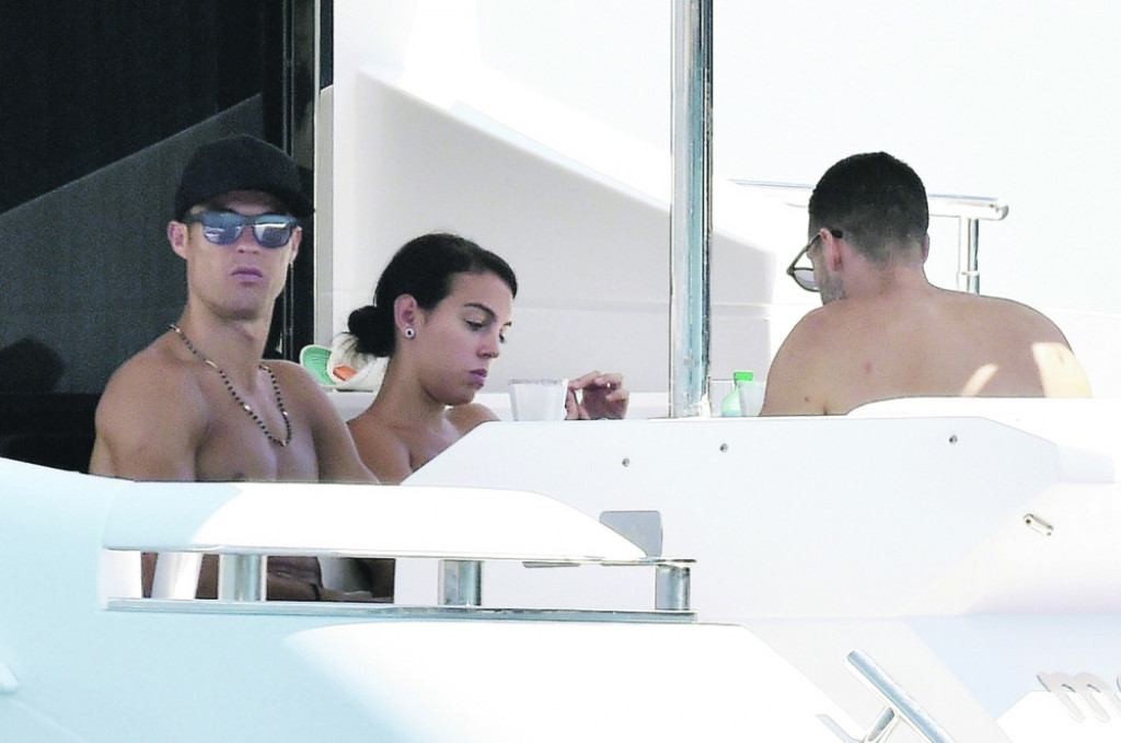 Georgina i Kristijano na jahti