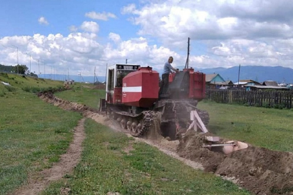 Rov oko sela, Rusija