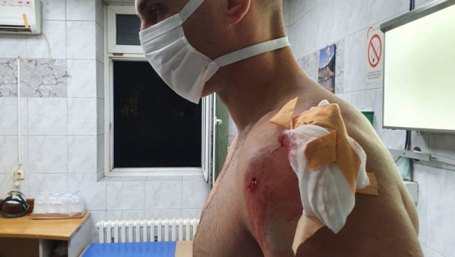 Povređeni policajci u neredima demonstranata 