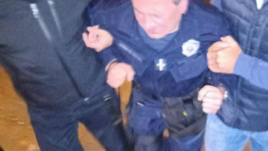 Povređeni policajci u neredima demonstranata 