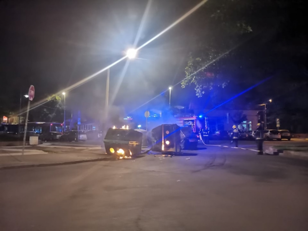 Zapaljeni kontejneri